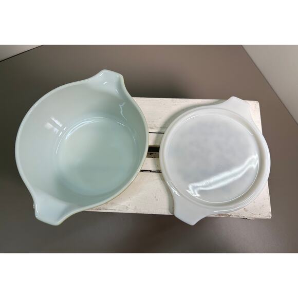 Pyrex 1.5 Qt Retro Round Casserole 474 Verde Green - VTG Olives Pattern Lid - Picture 5 of 8